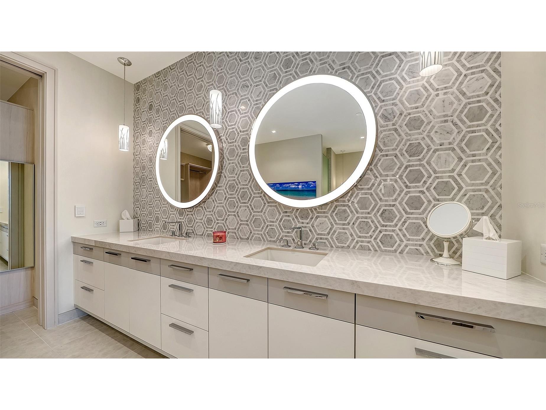 1581 Gulf Of Mexico Drive #406 Longboat Key FL 34228 - GULF OF MEXICO A4685503 image31