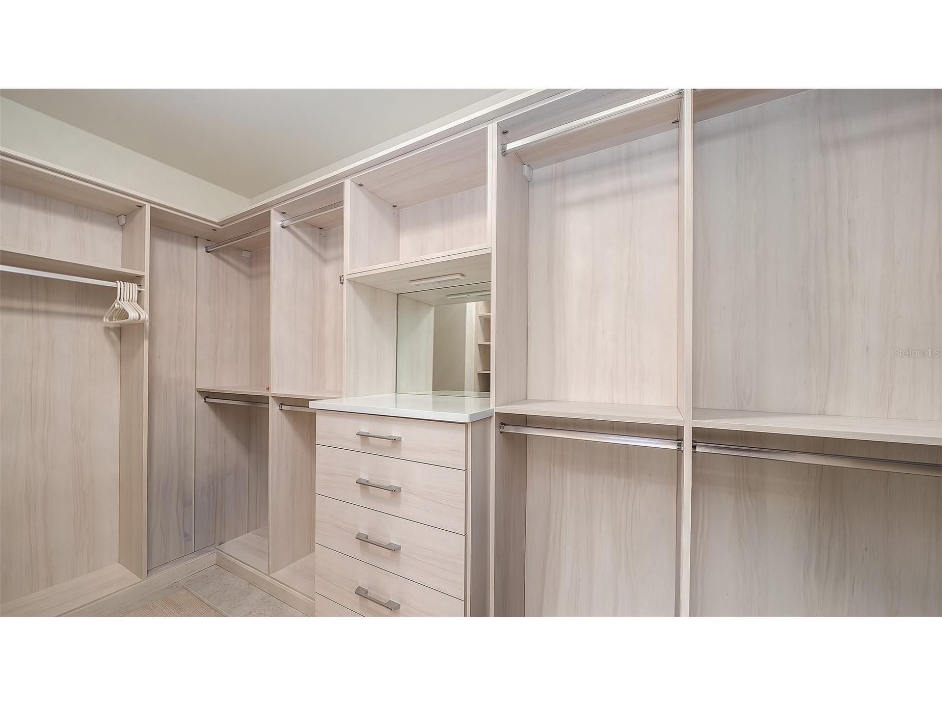 1581 Gulf Of Mexico Drive #406 Longboat Key FL 34228 - GULF OF MEXICO A4685503 image40