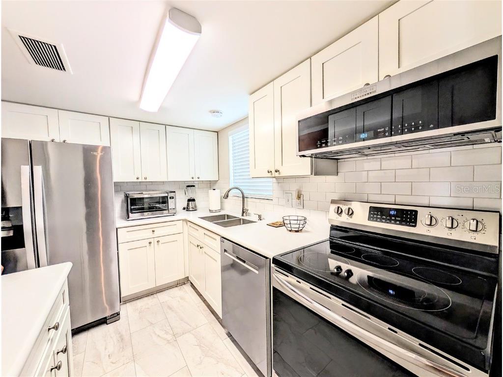 1581 Leisure Drive #M7 Bradenton FL 34207 A4672571 image3