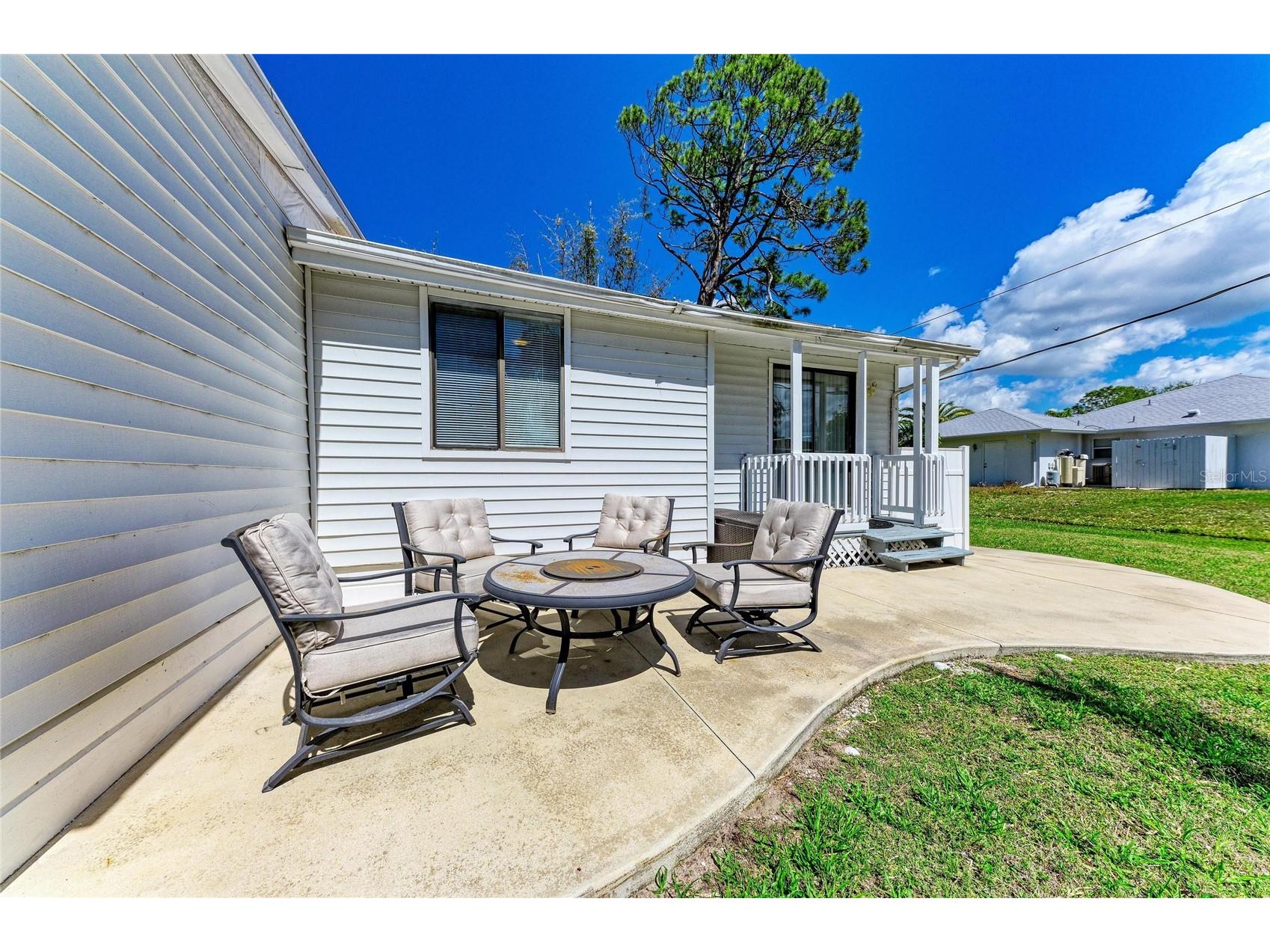 1581 Royal Road Venice FL 34293 A4686317 image36