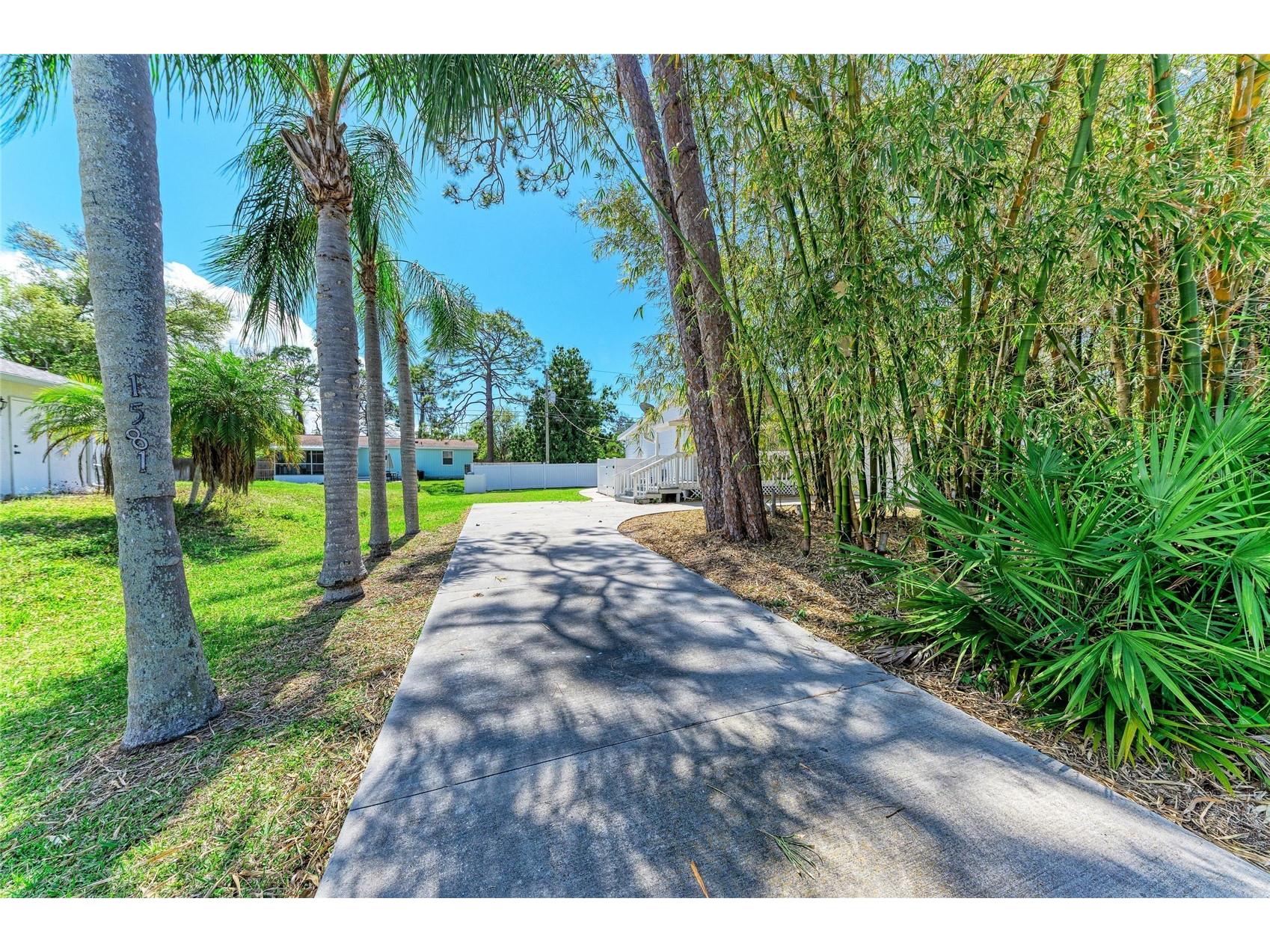 1581 Royal Road Venice FL 34293 A4686317 image38