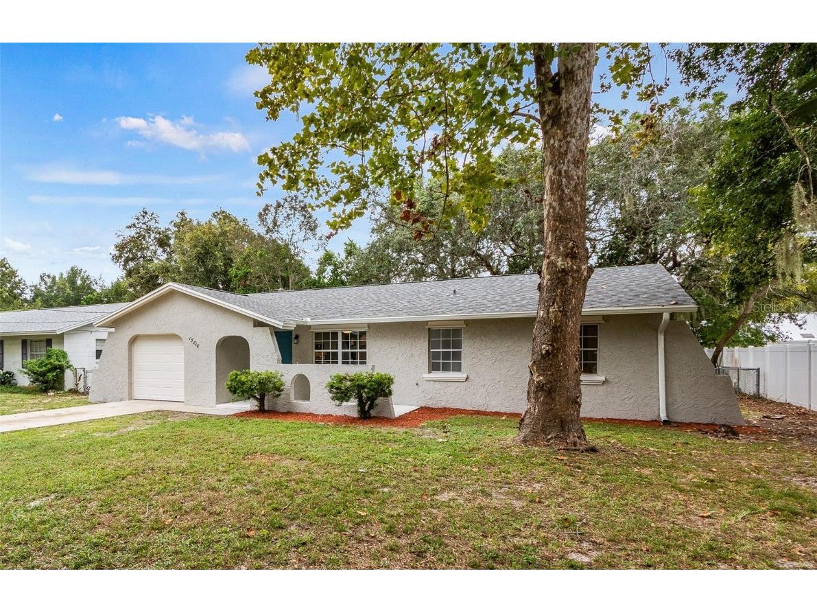 15810 Susanne Drive Tavares FL 32778 G5074322 image1