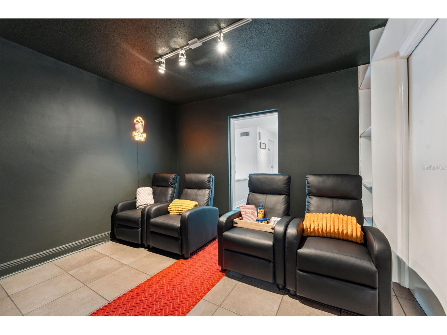 1584 Oak Lane Clearwater FL 33764 TB8490329 image28