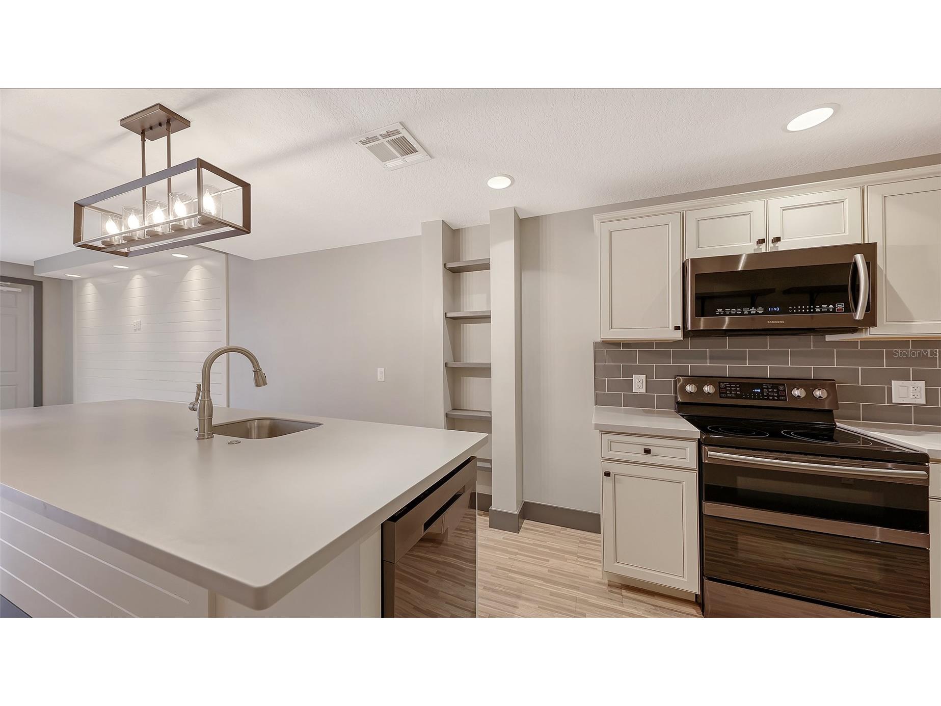1586 Dorgali Drive Sarasota FL 34238 A4691018 image7
