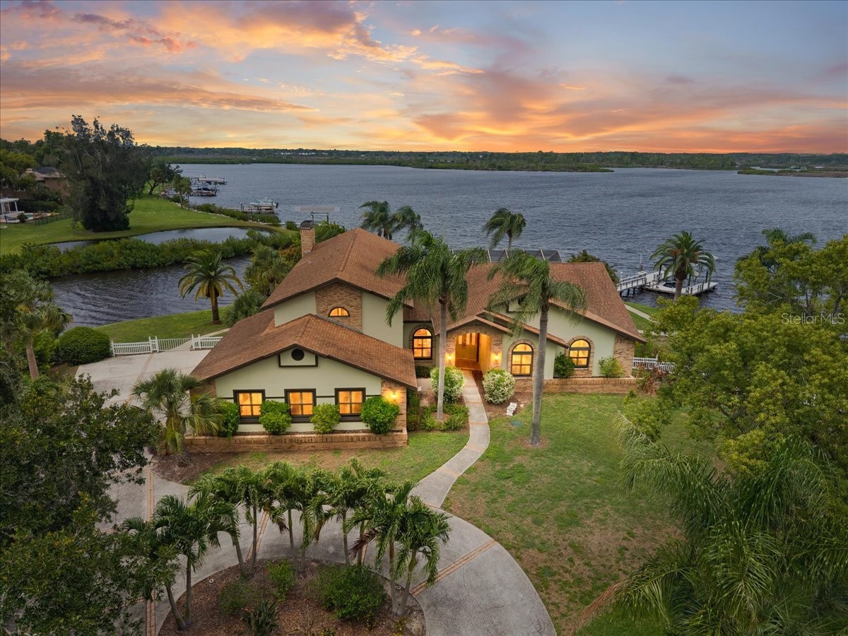1589 Mary Lane Tarpon Springs FL 34689 - SALT LAKE TB8516504 image1
