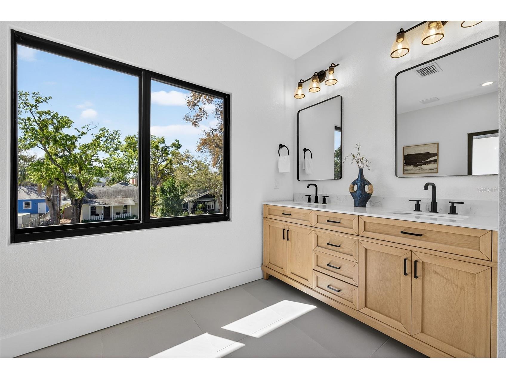 159 17th Avenue N Saint Petersburg FL 33704 TB8484086 image45
