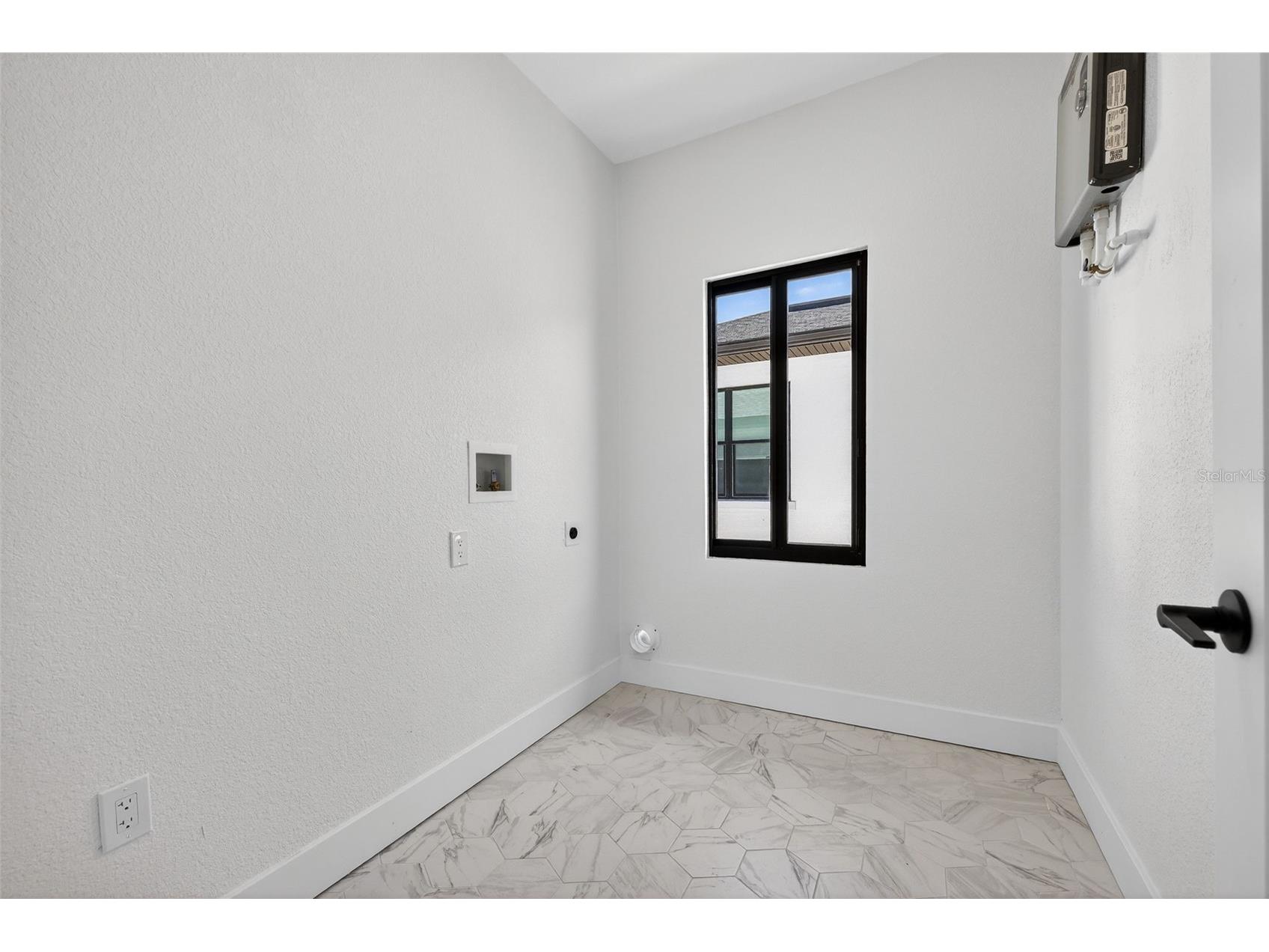 159 17th Avenue N Saint Petersburg FL 33704 TB8484086 image52