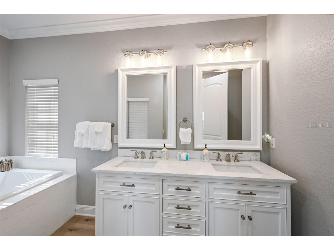 159 Crescent Drive Anna Maria FL 34216 A4673926 image33