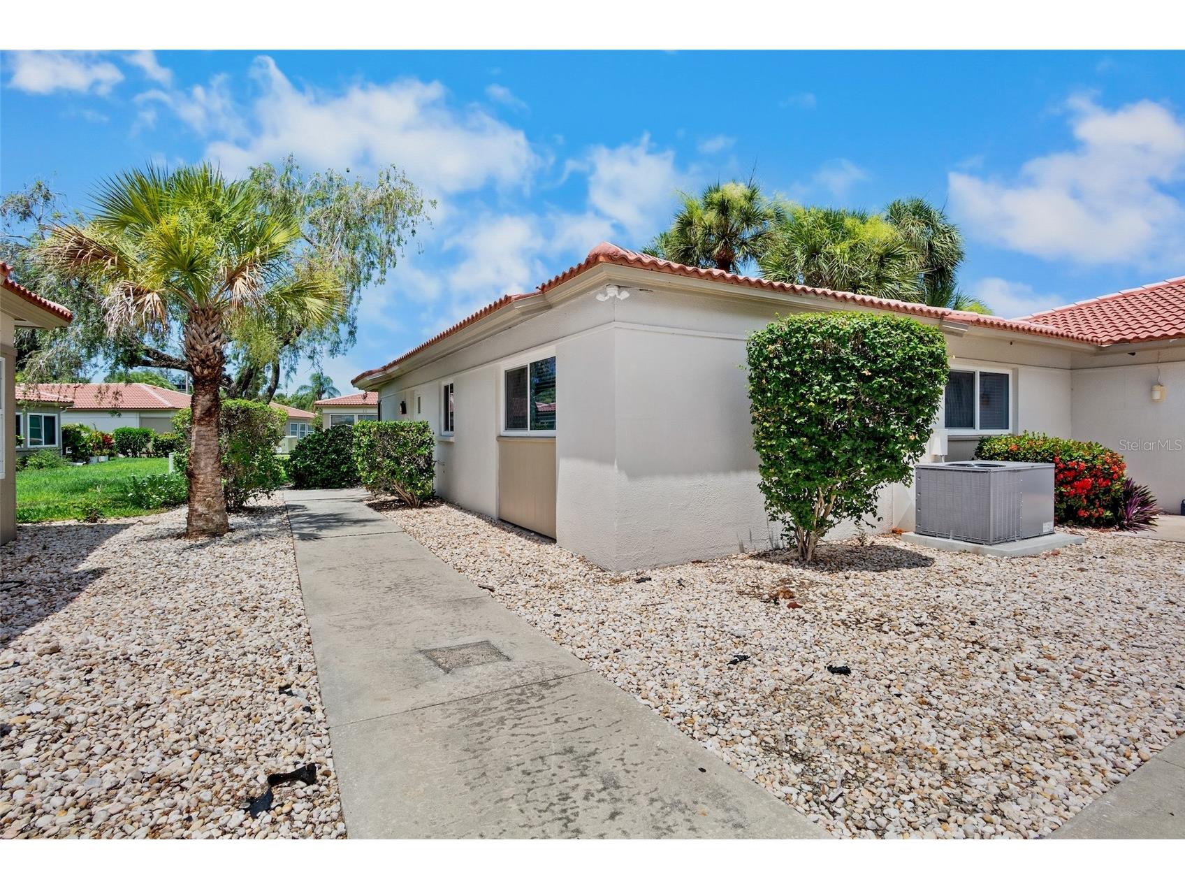 159 Vista Hermosa Circle #27B Sarasota FL 34242 A4698551 image3