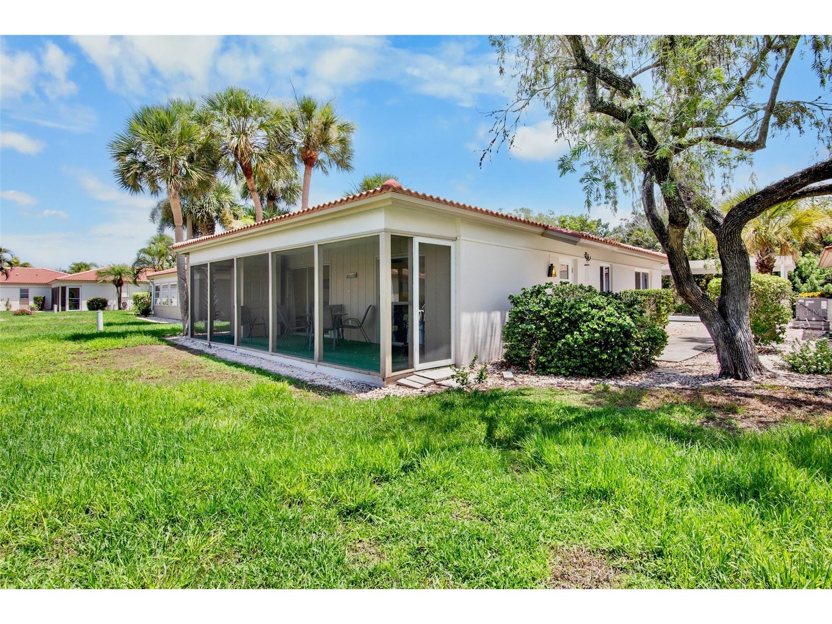 159 Vista Hermosa Circle #27B Sarasota FL 34242 A4698551 image5