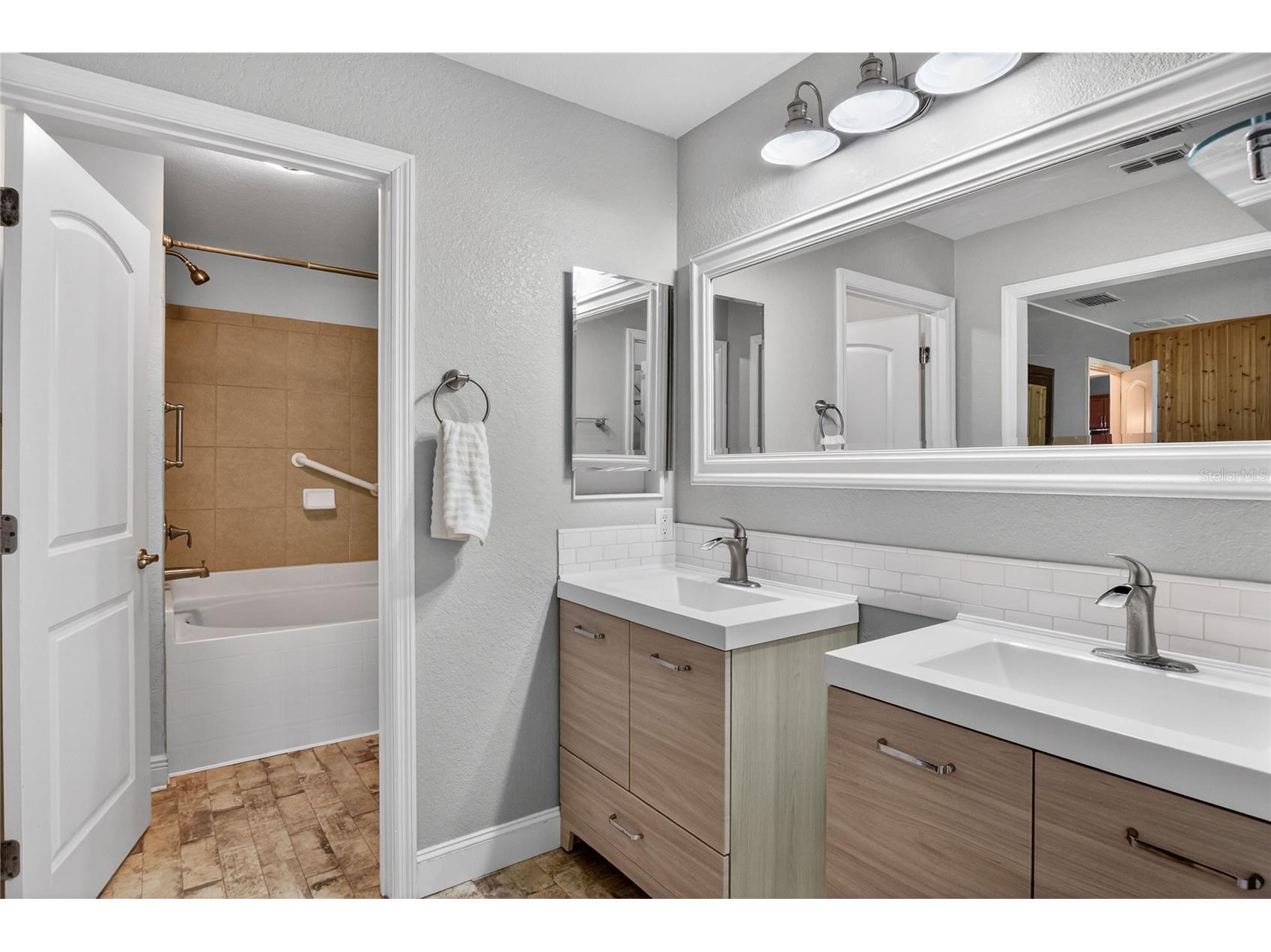 1590 Doves View Cir Auburndale FL 33823 L4962664 image24