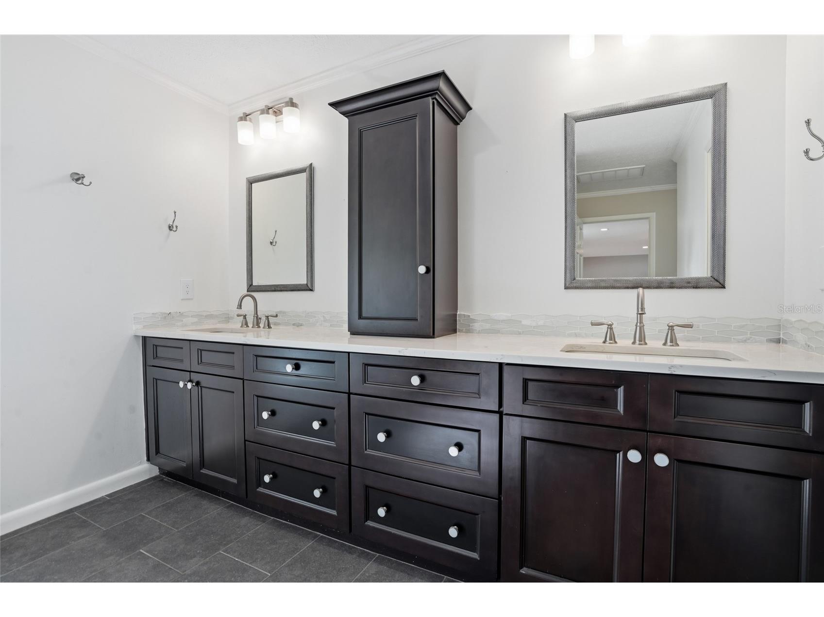 15908 Hampton Village Drive Tampa FL 33618 TB8529302 image11