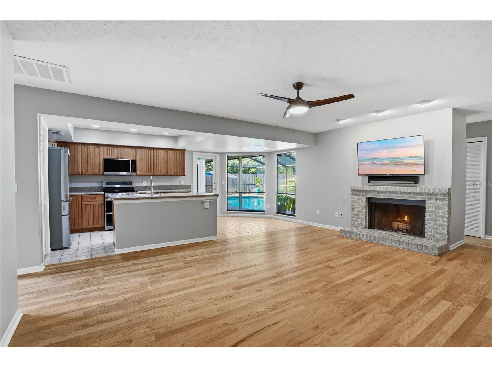 15908 Hampton Village Drive Tampa FL 33618 TB8529302 image17