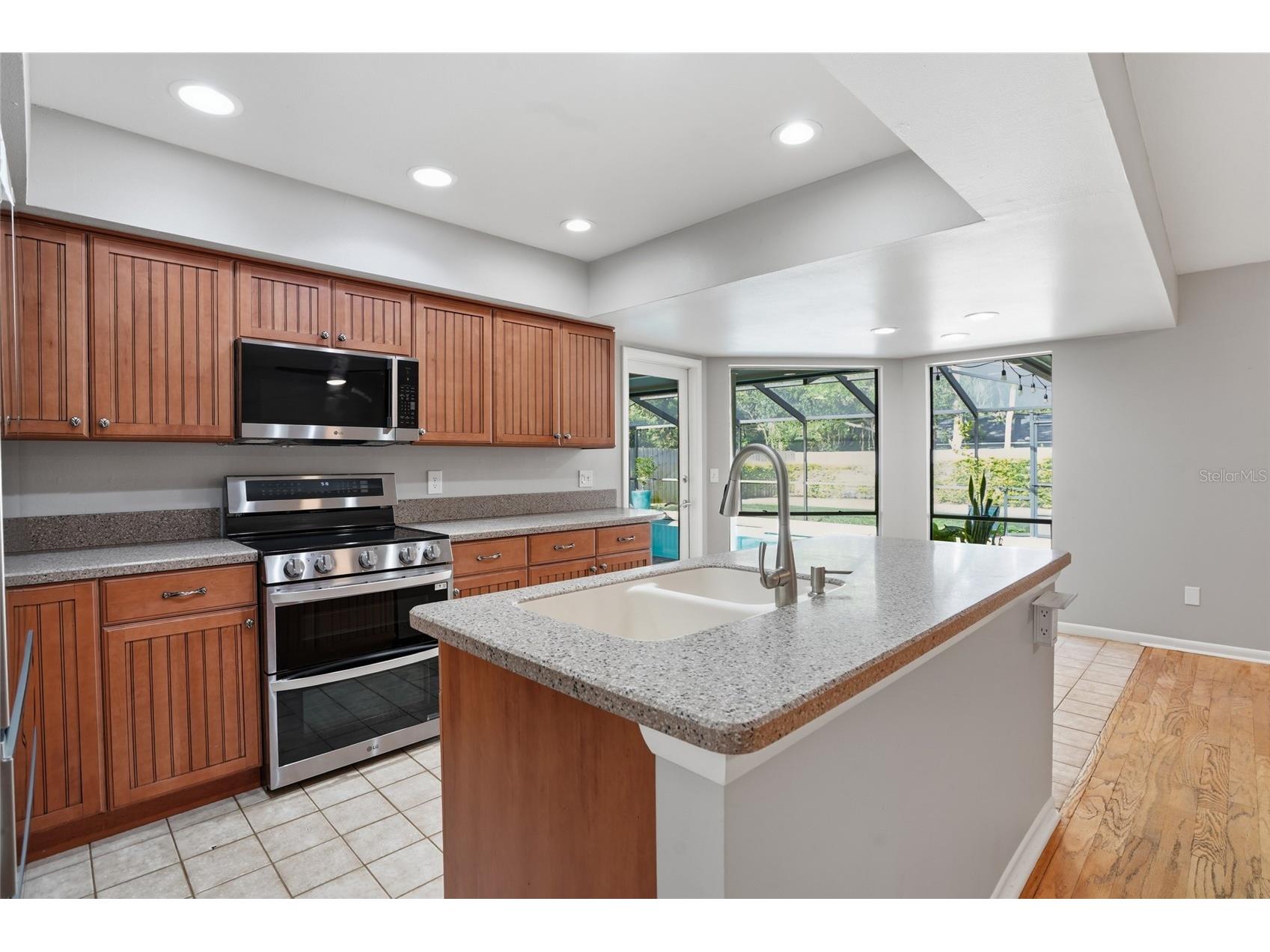 15908 Hampton Village Drive Tampa FL 33618 TB8529302 image25