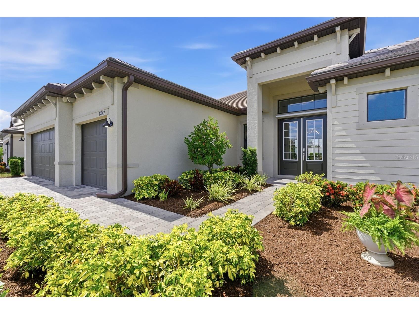 15909 Tradewind Terrace Lakewood Ranch FL 34211 A4693644 image1