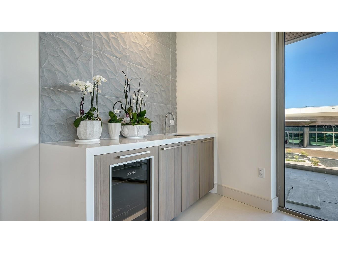 1591 Gulf Of Mexico Drive #313 Longboat Key FL 34228 - GULF & SARASOTA BAY A4644494 image14