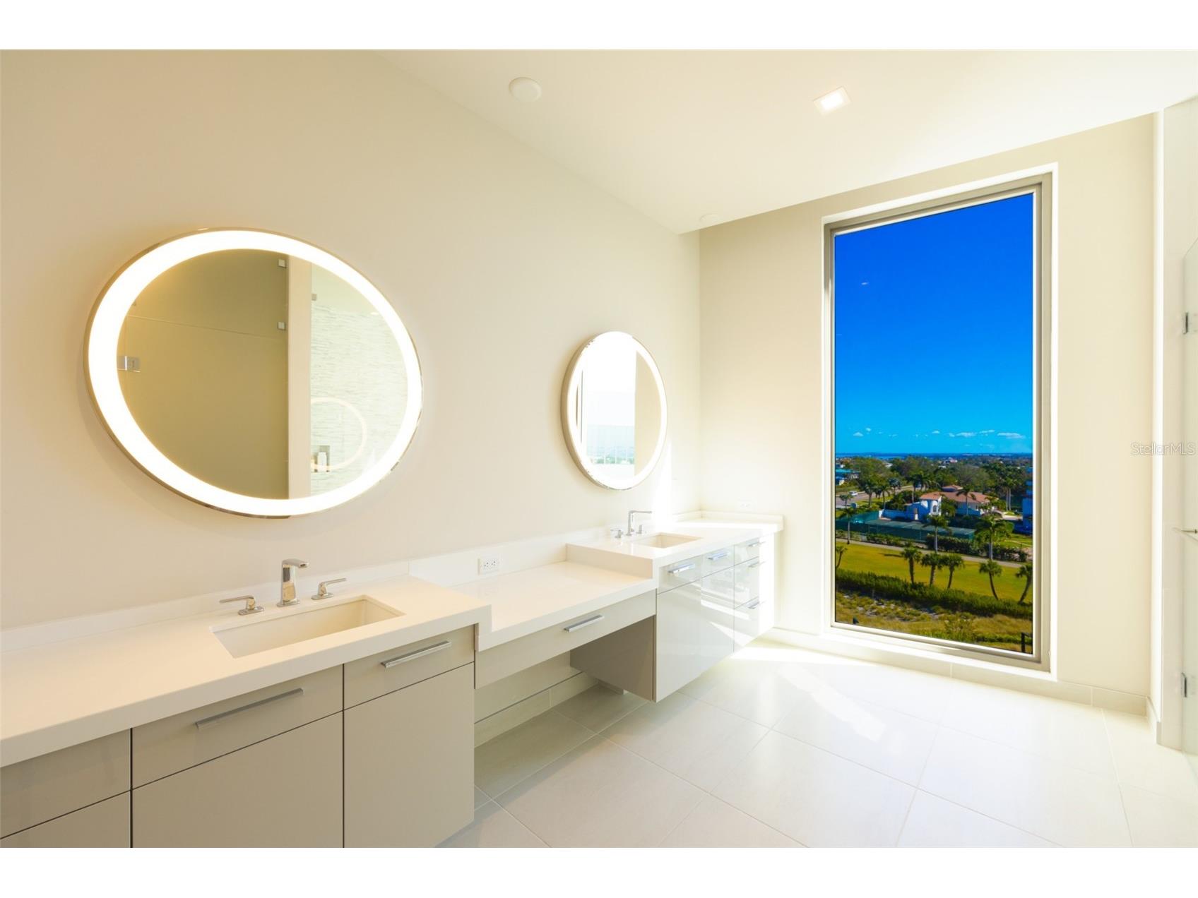 1591 Gulf Of Mexico Drive #619 Longboat Key FL 34228 - GULF OF MEXICO A4677888 image32