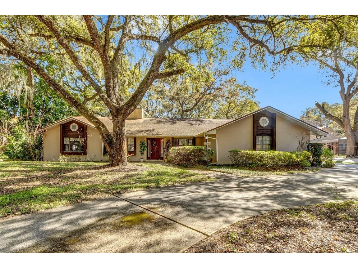 1591 Twelve Oaks Circle Kissimmee FL 34744 - Fish Lake G5079162 image1