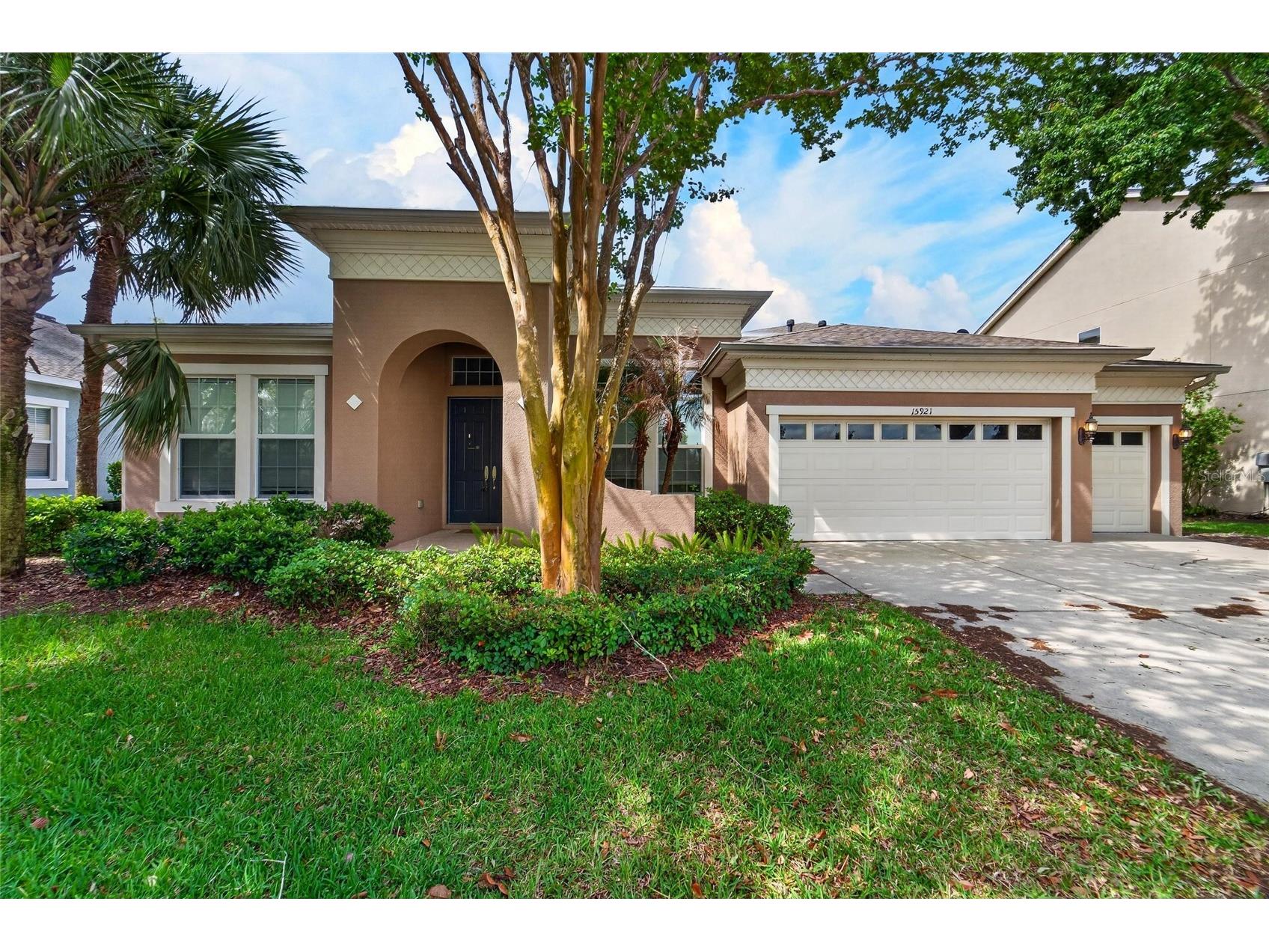 15921 Persimmon Grove Drive Lithia FL 33547 TB8490557 image1