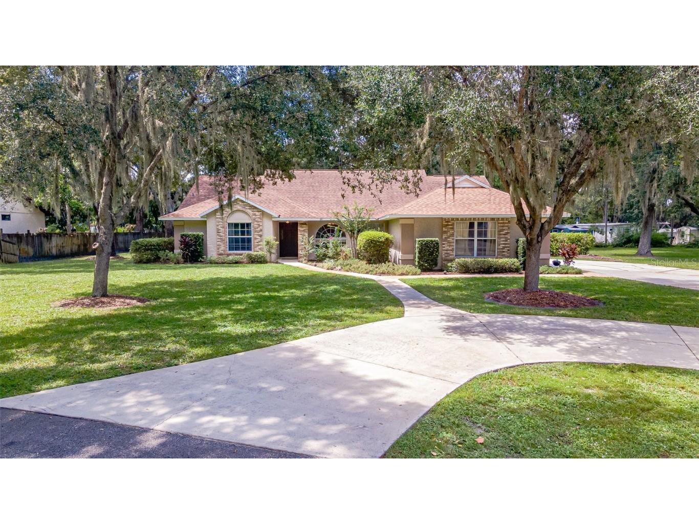 1596 Twelve Oaks Circle Kissimmee FL 34744 - Fish Lake S5112032 image1