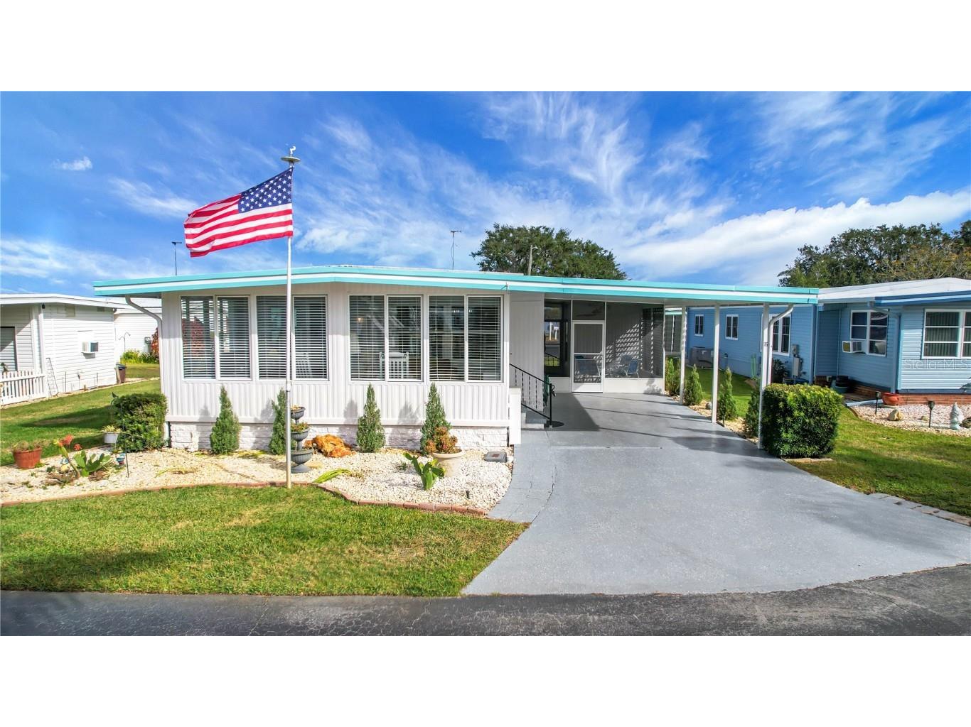 16 Captains Point Fruitland Park FL 34731 - LAKE GRIFFIN G5091579 image1