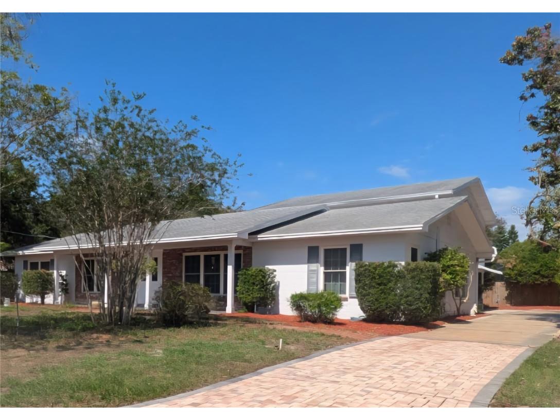 16 Golfview Circle NE Winter Haven FL 33881 L4952893 image1