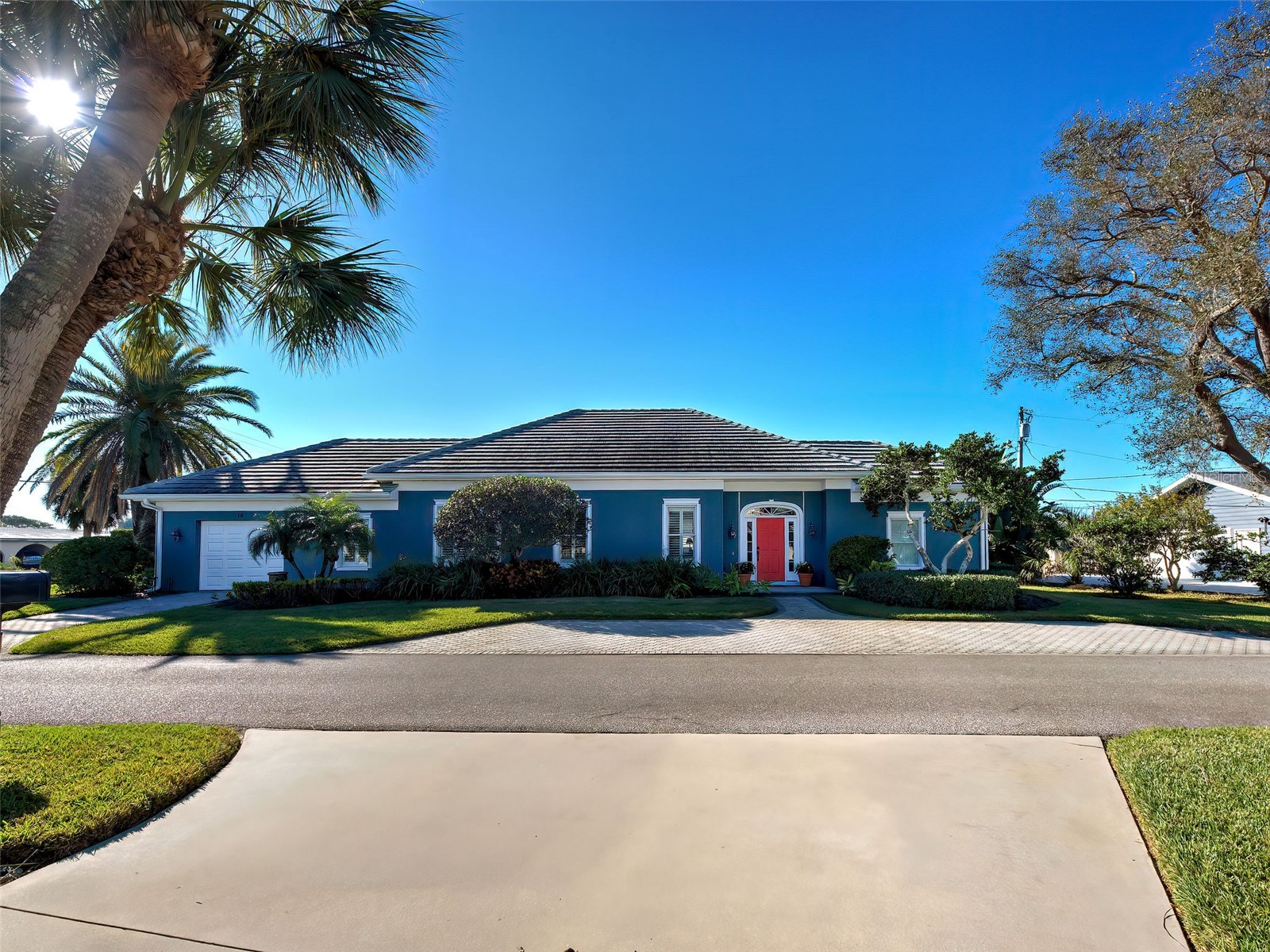 16 Gulf Manor Drive Venice FL 34285 N6143388 image1