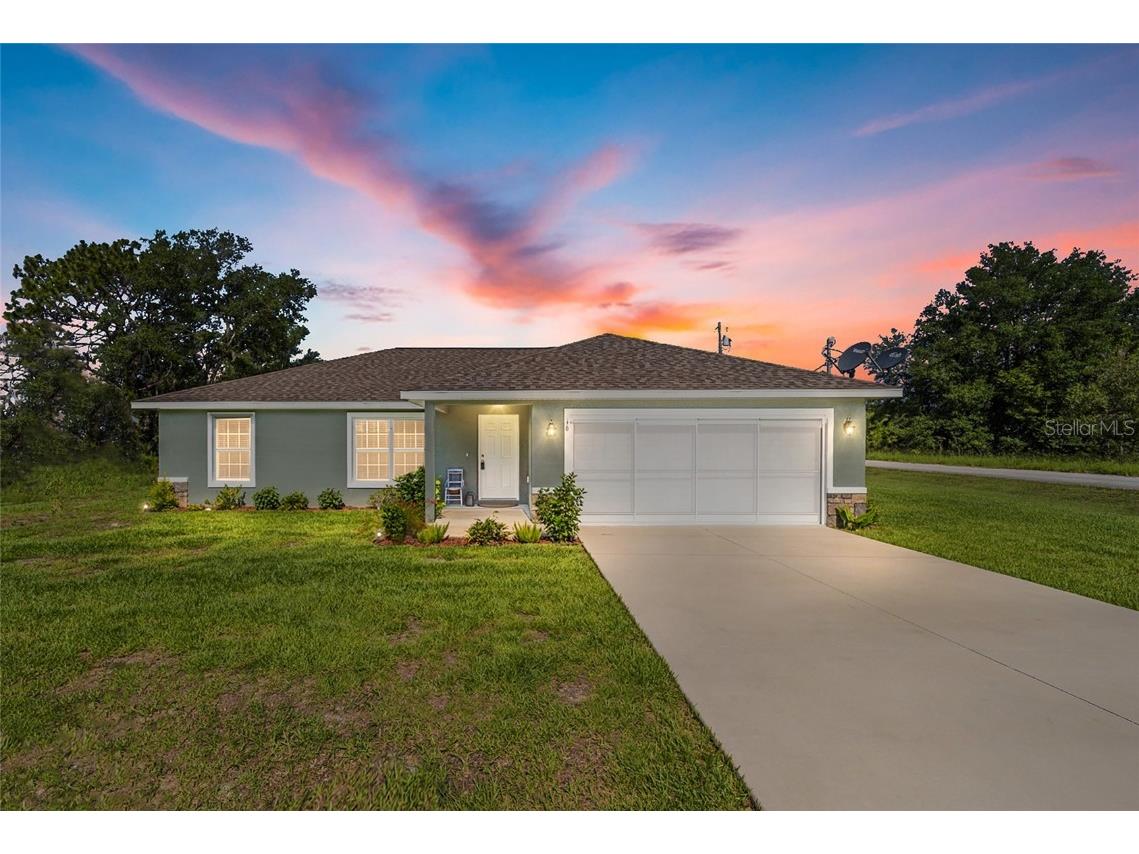 16 Malauka Loop Place Ocklawaha FL 32179 OM660161 image1