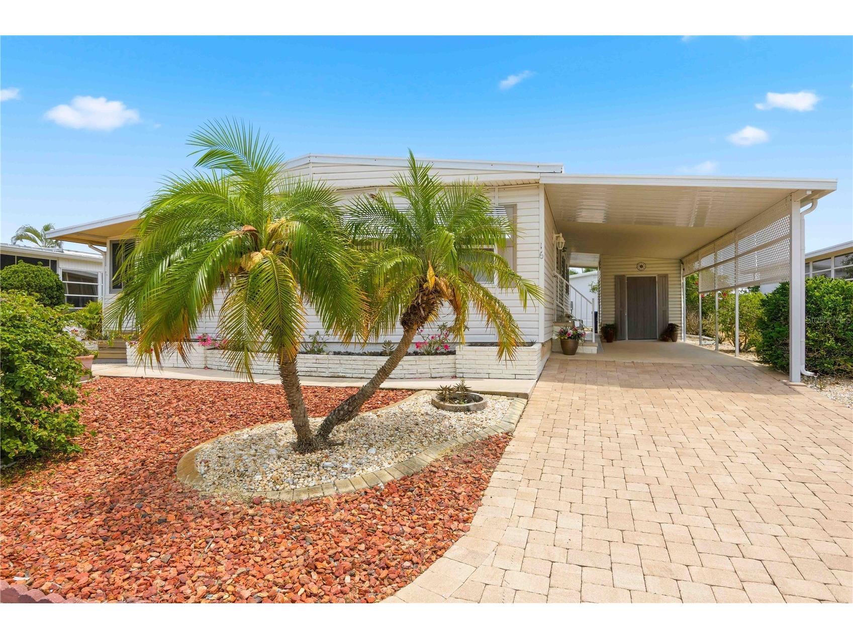 16 S Granada Plaza Englewood FL 34223 A4693291 image1