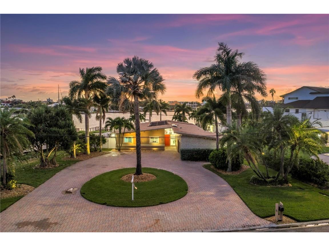 16 Treasure Lane Treasure Island FL 33706 TB8426022 image1