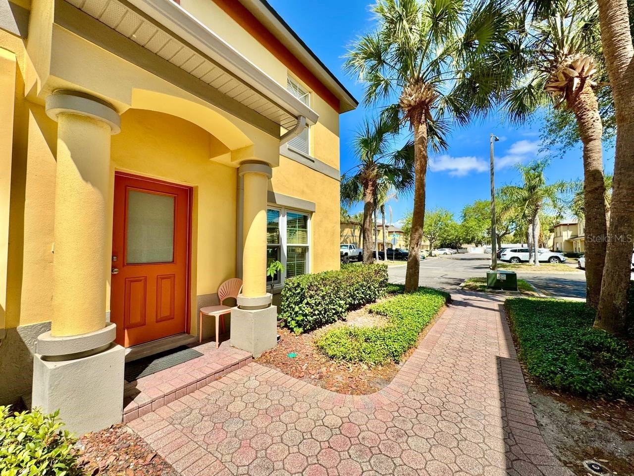 160 Coquina Bay Drive Saint Petersburg FL 33705 TB8493760 image1