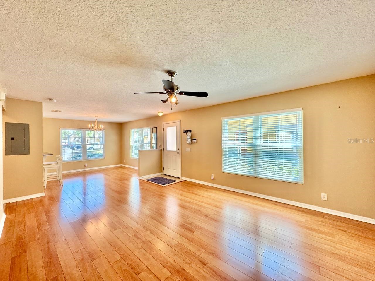 160 Coquina Bay Drive Saint Petersburg FL 33705 TB8493760 image7