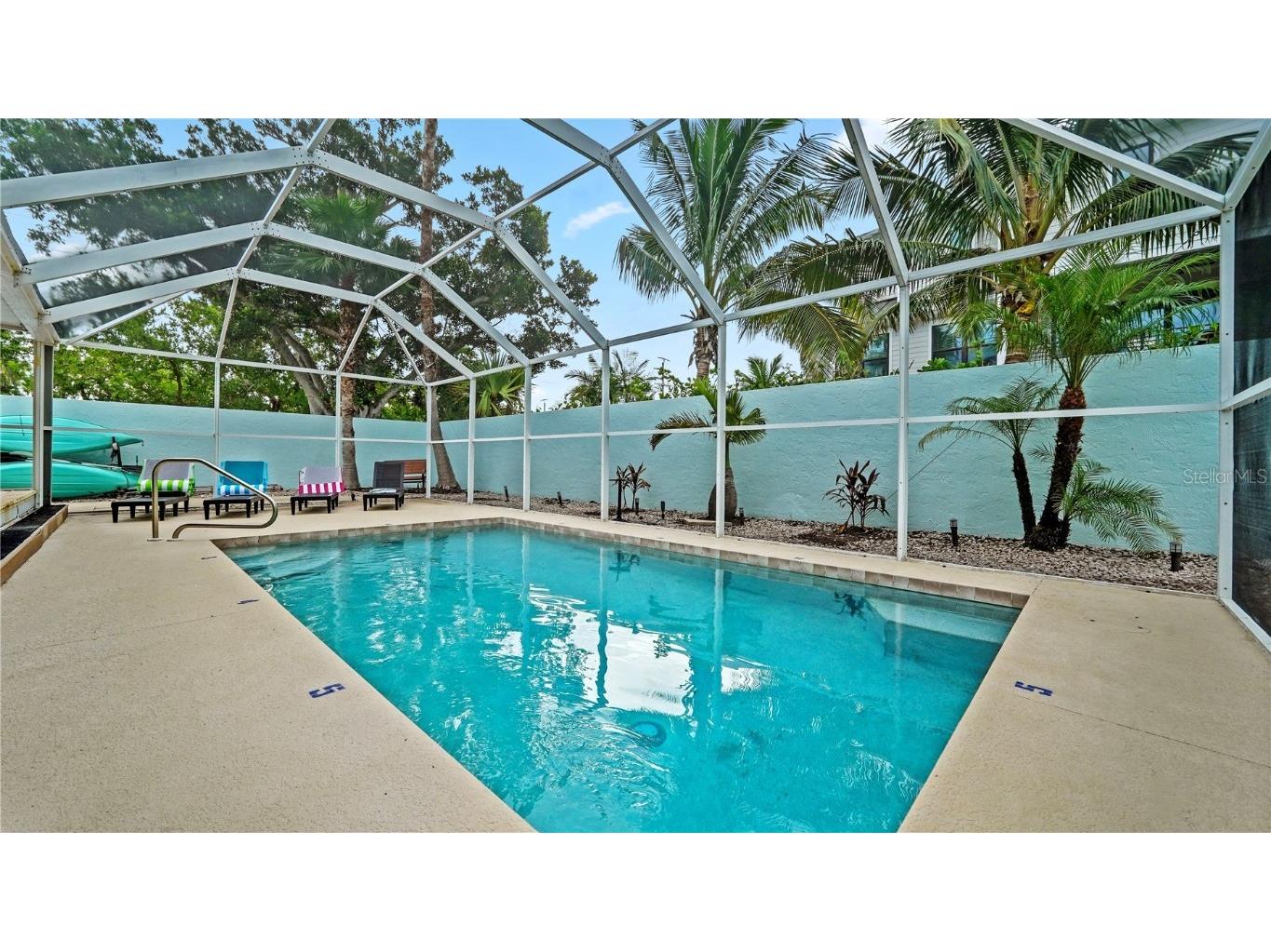 160 Harrison Drive #7 Sarasota FL 34236 A4671985 image21