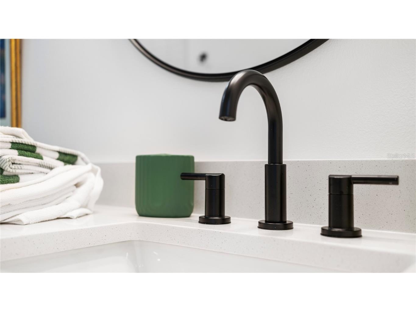 160 Harrison Drive #7 Sarasota FL 34236 A4671985 image36