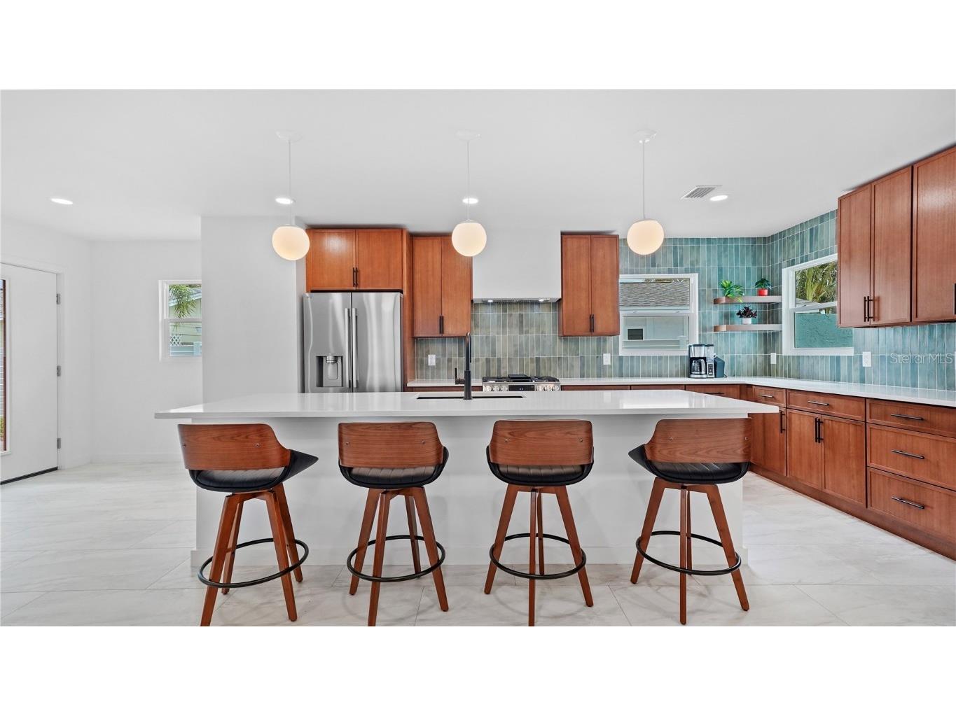 160 Harrison Drive #7 Sarasota FL 34236 A4671985 image6