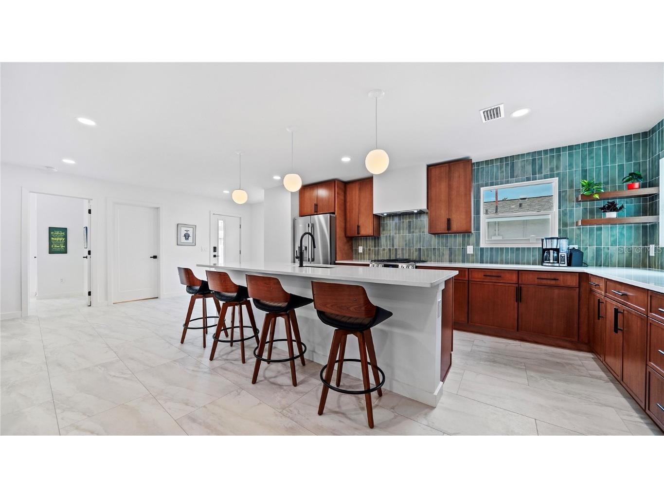 160 Harrison Drive #7 Sarasota FL 34236 A4671985 image7