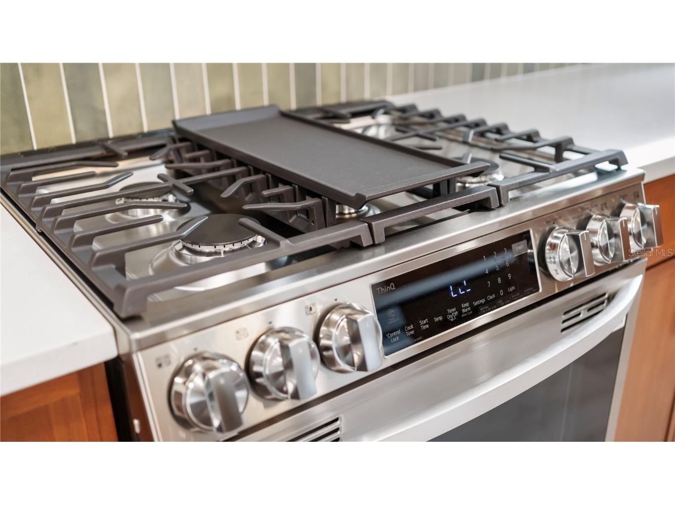 160 Harrison Drive #7 Sarasota FL 34236 A4671985 image8