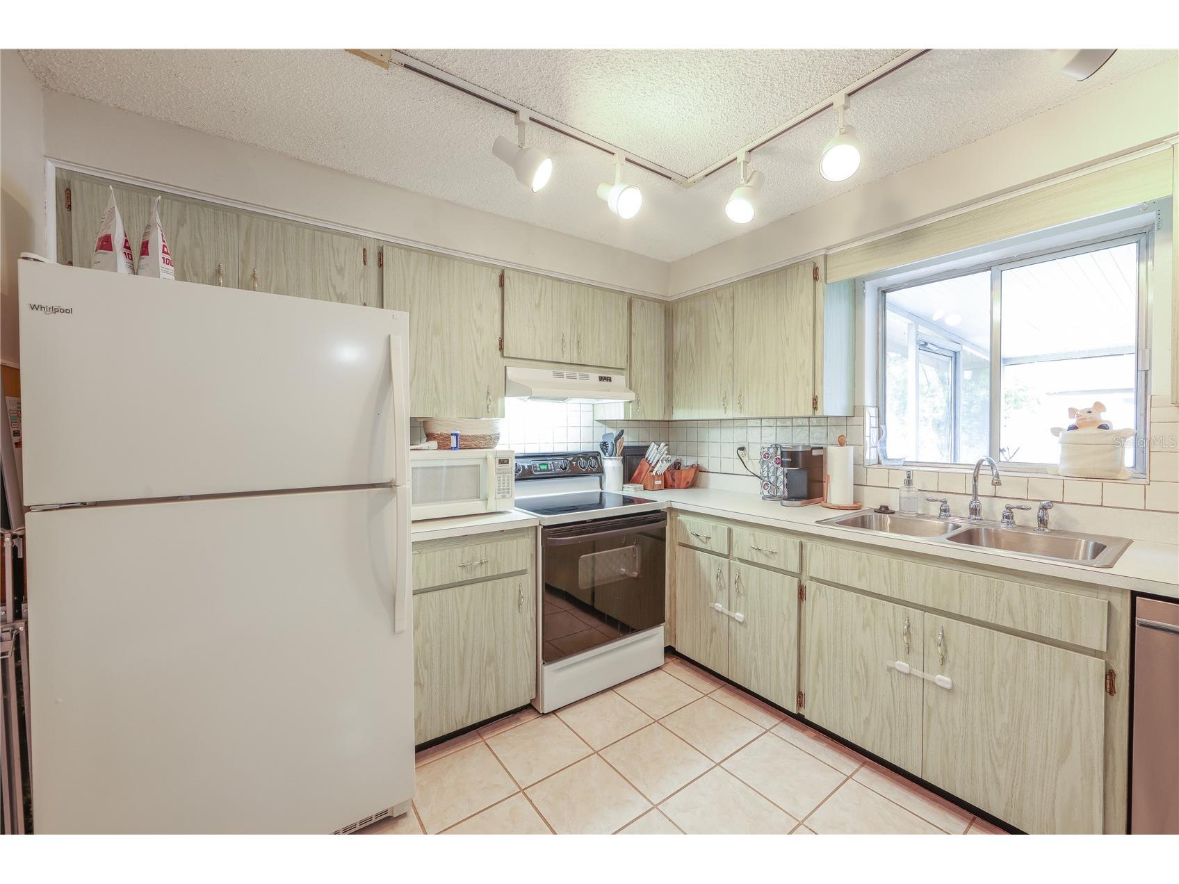 160 Meadowlark Drive Safety Harbor FL 34695 TB8521690 image18