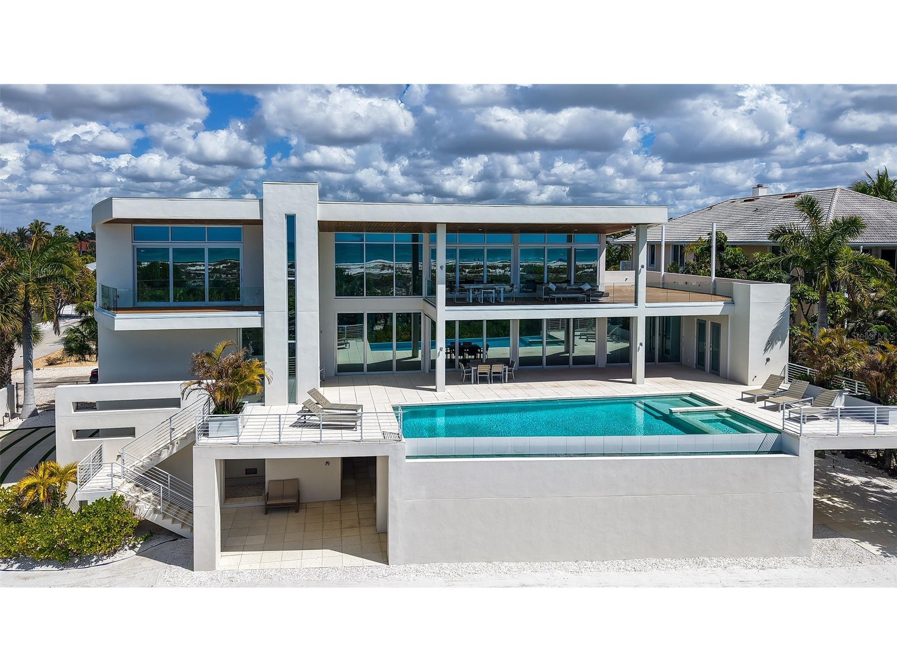 160 Whittier Drive Sarasota FL 34236 - GULF OF AMERICA A4680584 image1