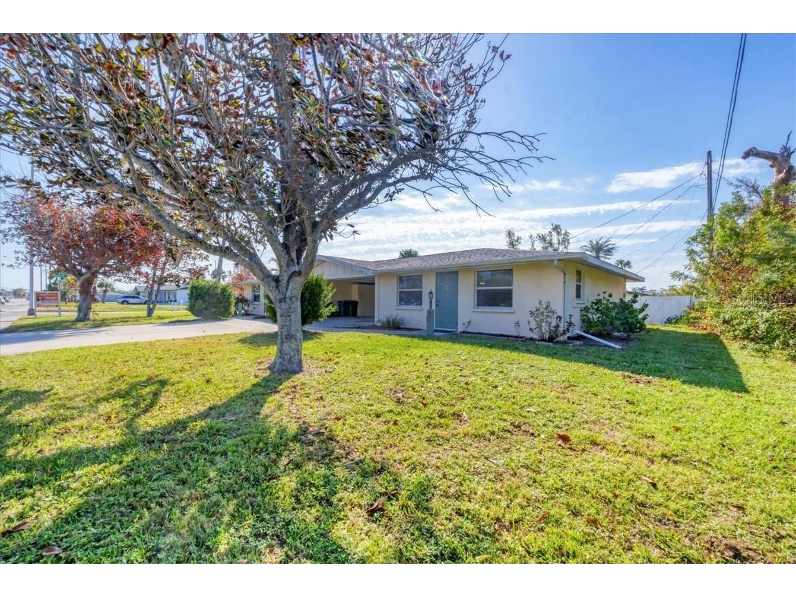 1600 & 1604 Cardinal Lane Englewood FL 34224 D6138180 image1