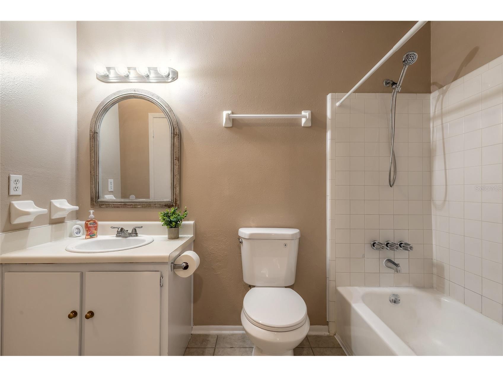 1600 Big Tree Road #B7 South Daytona FL 32119 O6410208 image16