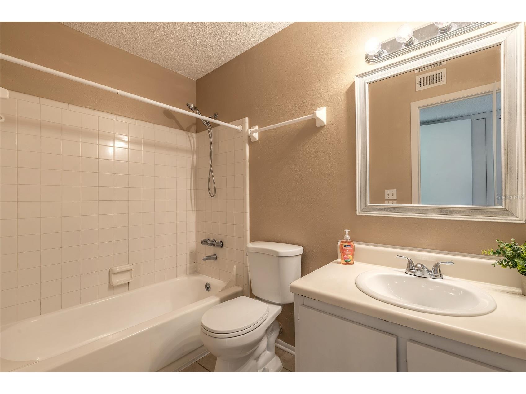 1600 Big Tree Road #B7 South Daytona FL 32119 O6410208 image21