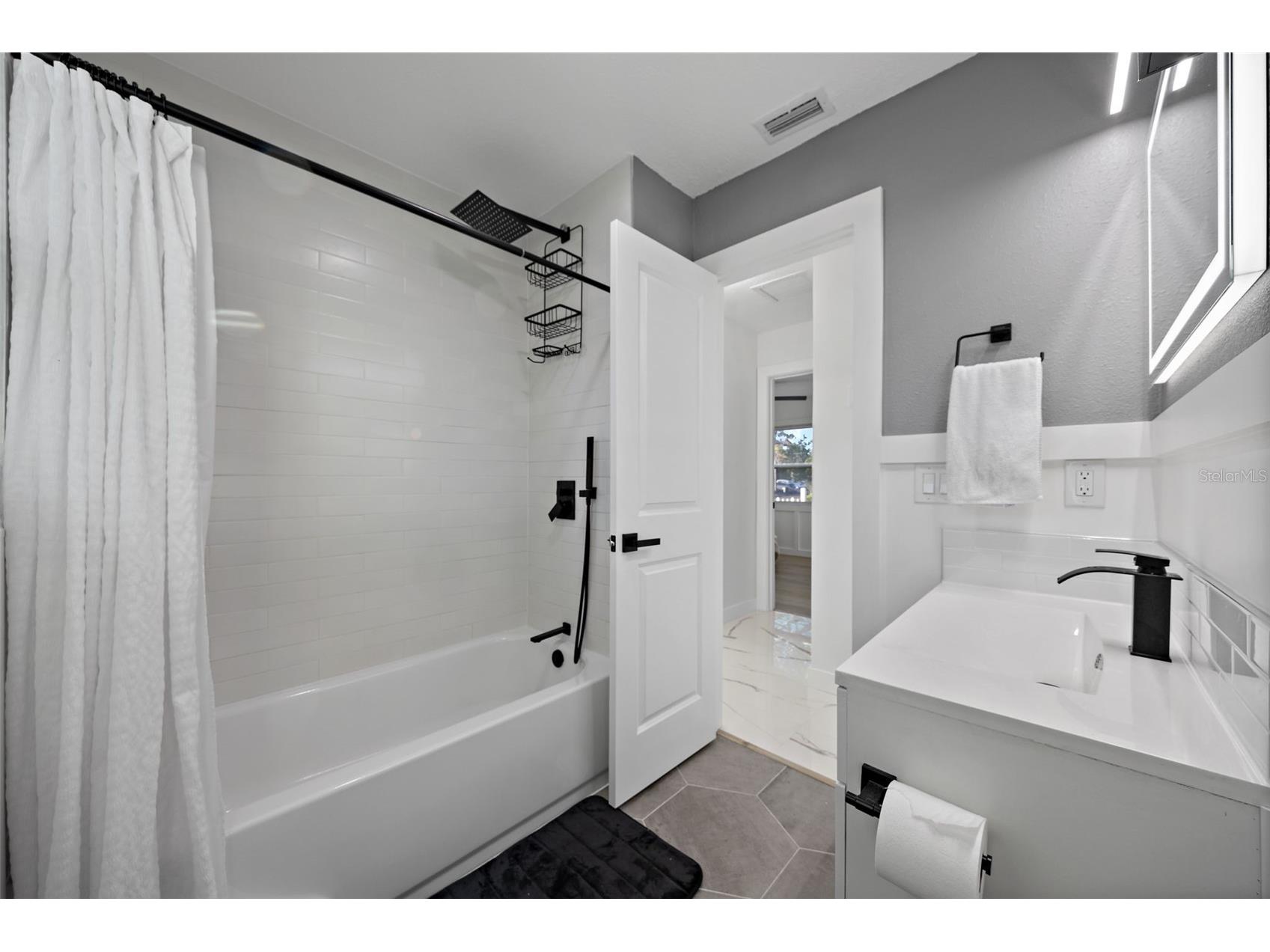 1600 Connecticut Avenue NE Saint Petersburg FL 33703 TB8476806 image21