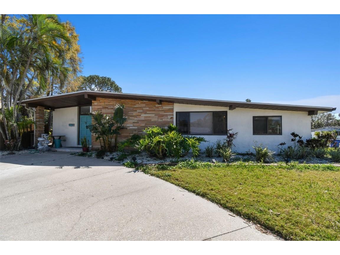 1600 Delaware Avenue NE Saint Petersburg FL 33703 TB8438570 image1