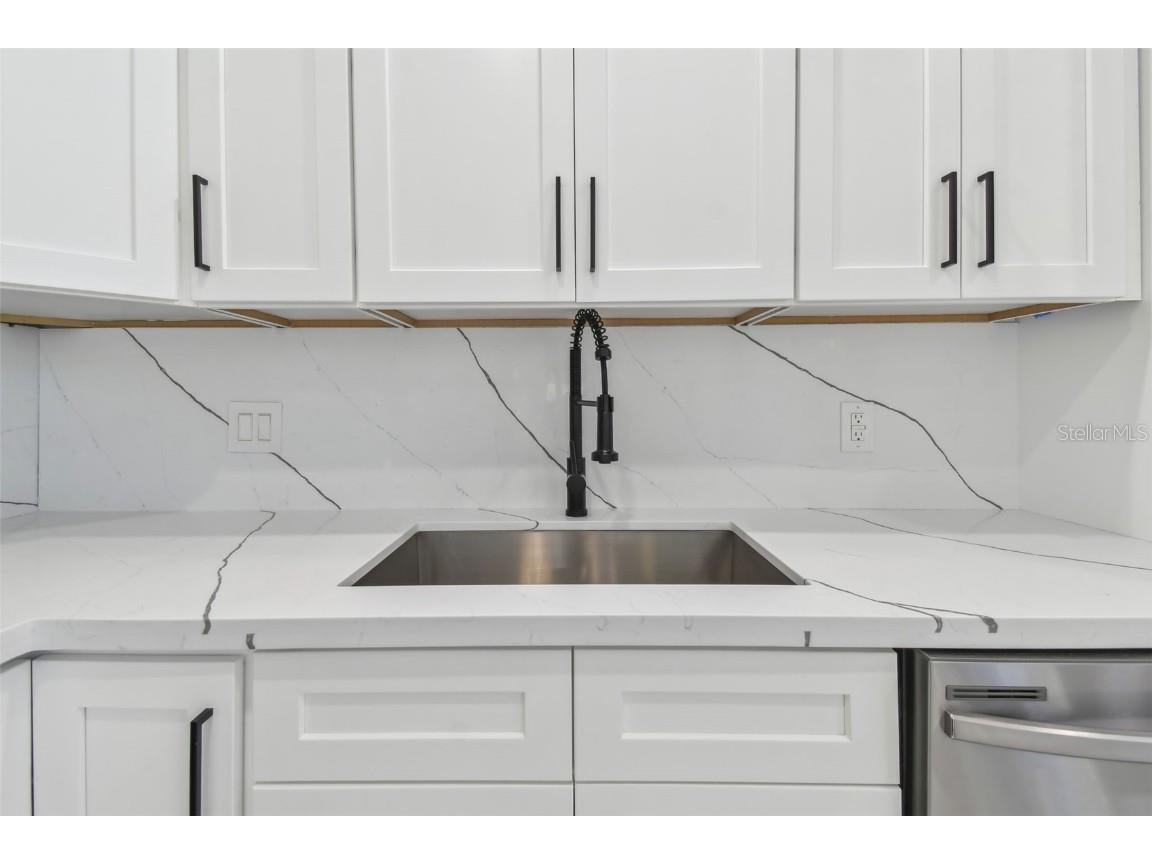 1600 Delaware Avenue NE Saint Petersburg FL 33703 TB8438570 image12