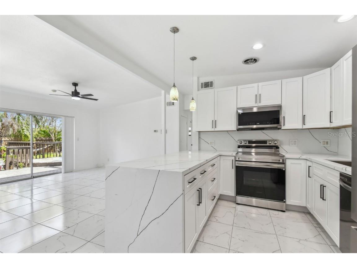 1600 Delaware Avenue NE Saint Petersburg FL 33703 TB8438570 image13