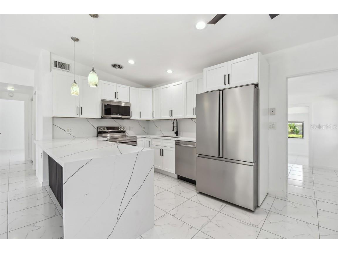 1600 Delaware Avenue NE Saint Petersburg FL 33703 TB8438570 image14