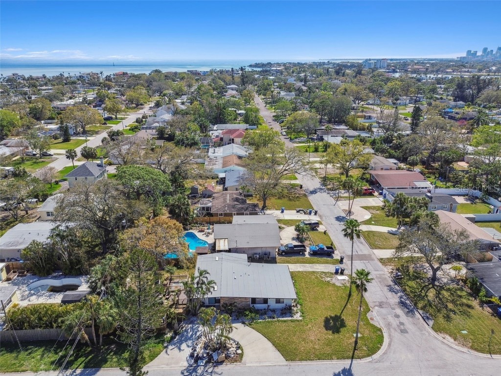 1600 Delaware Avenue NE Saint Petersburg FL 33703 TB8438570 image39