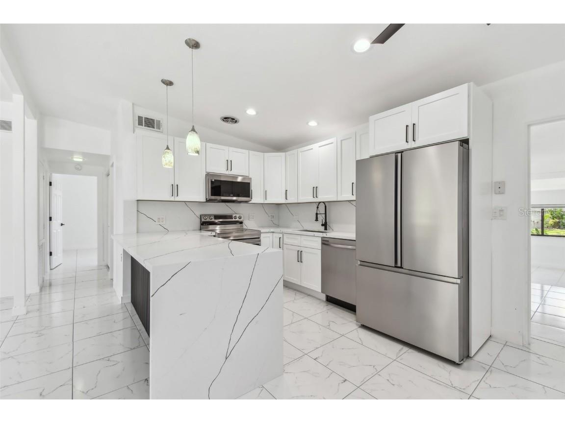 1600 Delaware Avenue NE Saint Petersburg FL 33703 TB8438570 image7