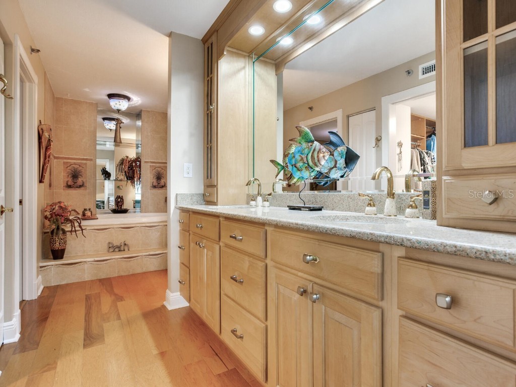 1600 Gulf Boulevard #1018 Clearwater Beach FL 33767 - GULF OF MEXICO TB8444952 image38